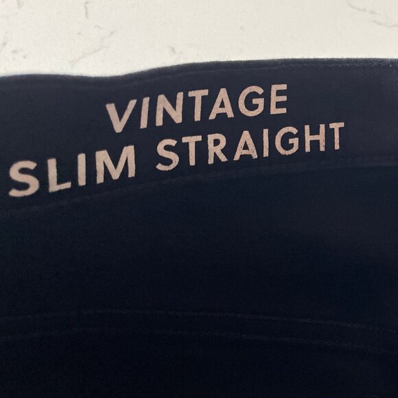 New J Crew 9” High--Rise Vintage Straight Jeans in Stay Black Wash Size 29 - Picture 4 of 6